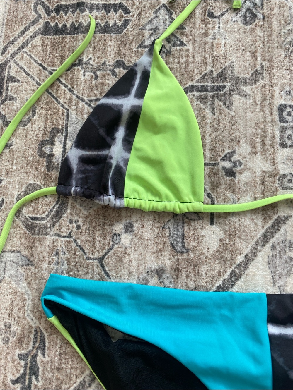 Bikini Set - Picture 2 of 4